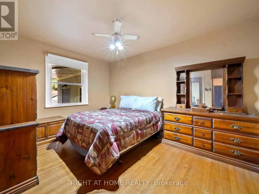 392 BAYVIEW PARKWAY, 