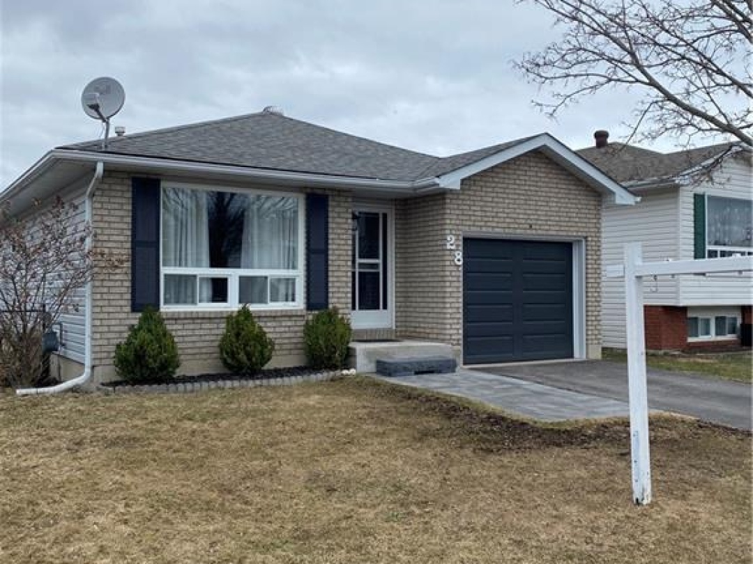 28 Courtney Crescent, Orillia