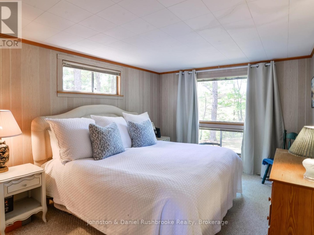 1116 Tryon Drive, Kahshe Lake
