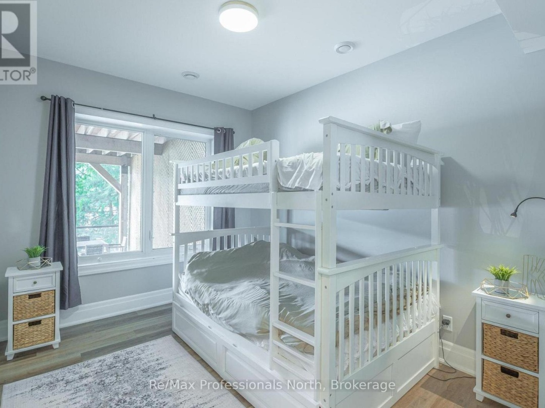 1024 ALBERT LANE E, 