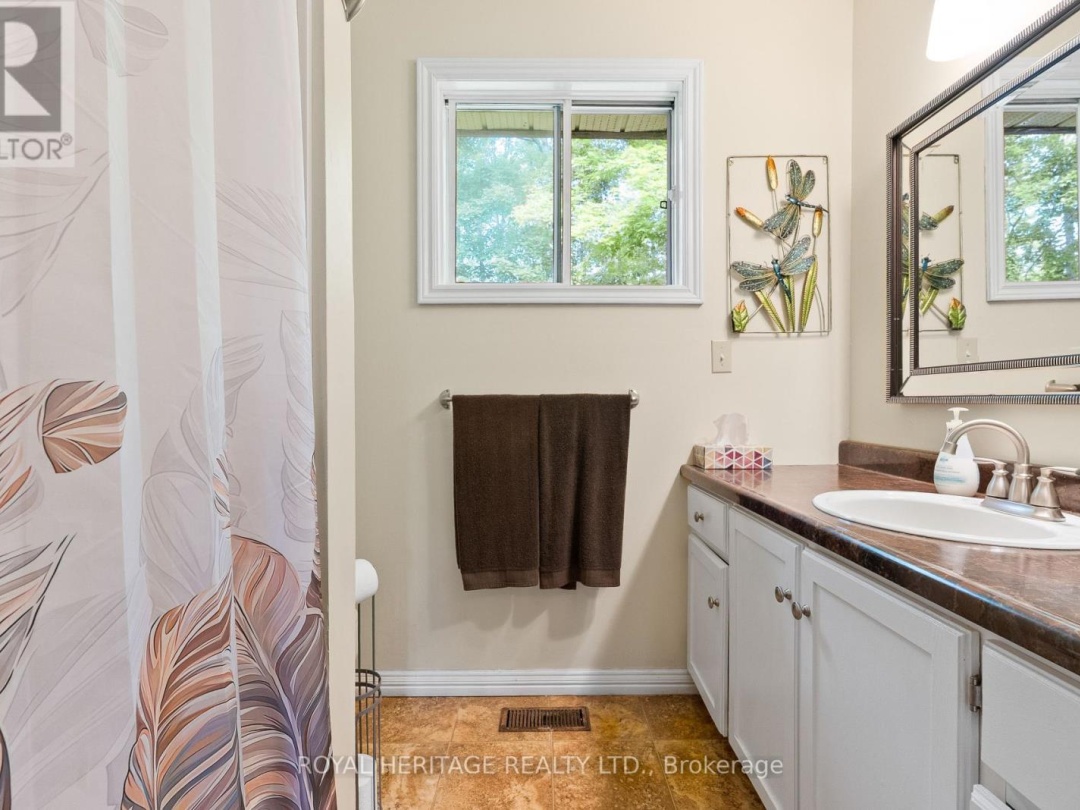 65 BESSIE AVENUE N, 