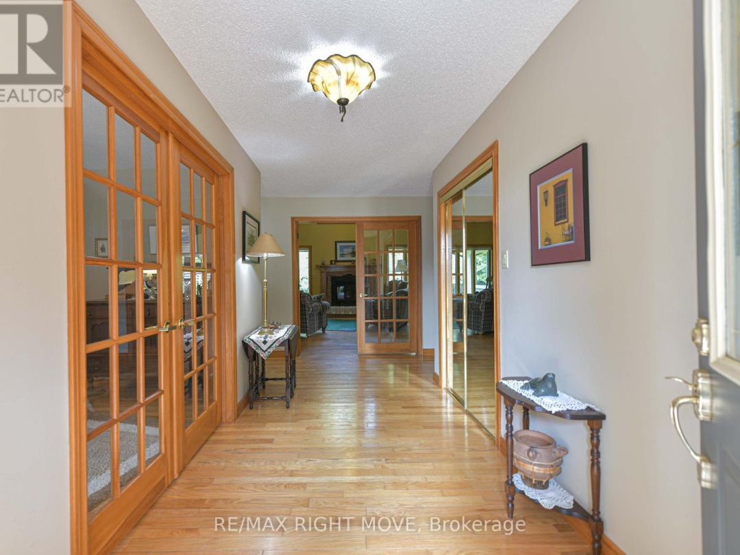 1892 CARRIAGE COURT, 