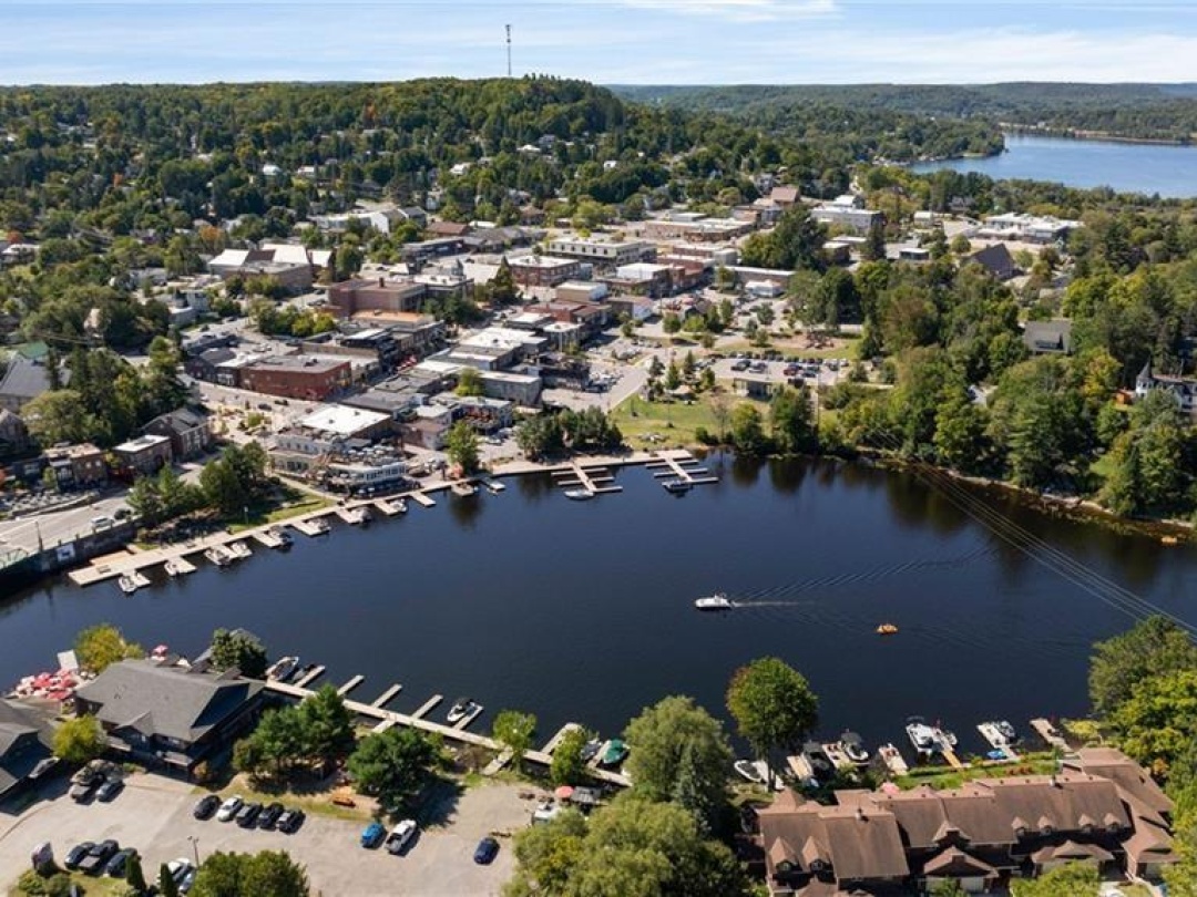 14 FETTERLY Street N, 