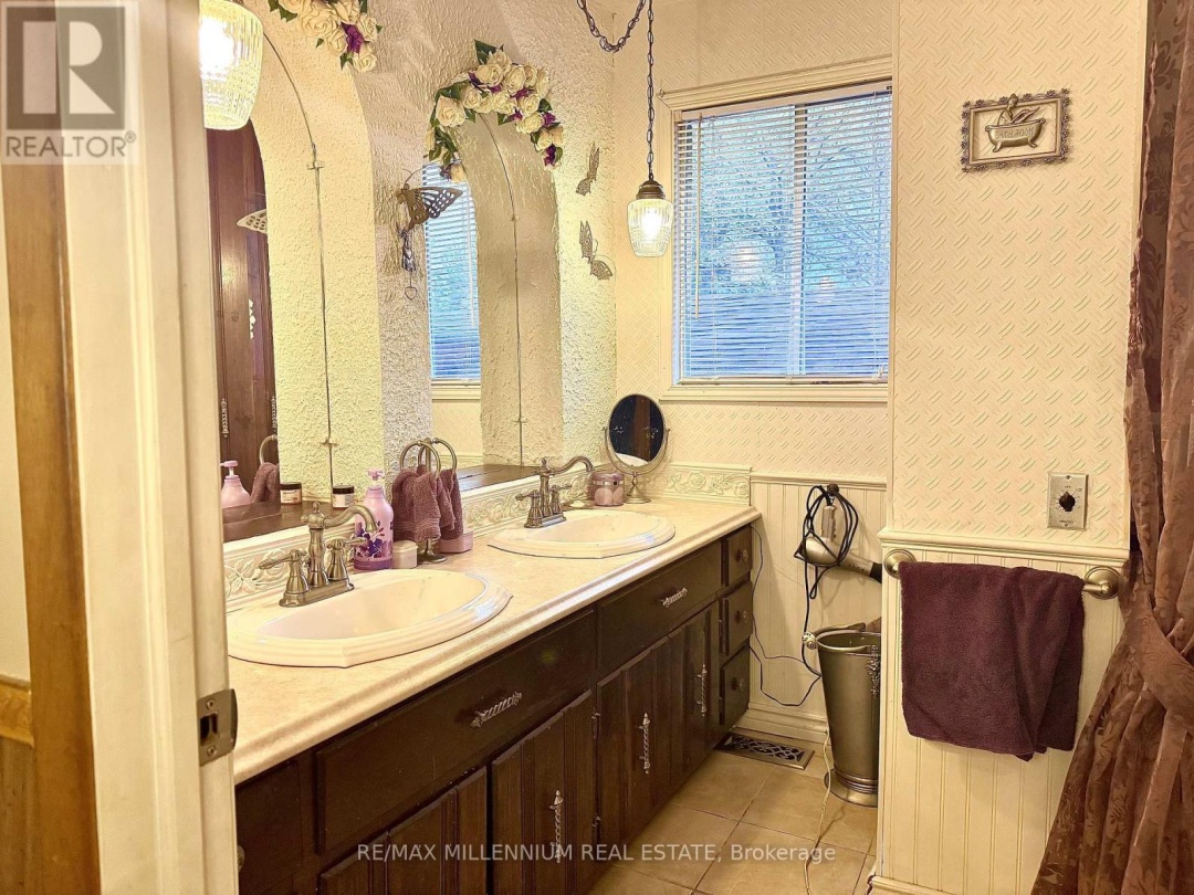 3741 CEDAR RAPIDS DRIVE S, 