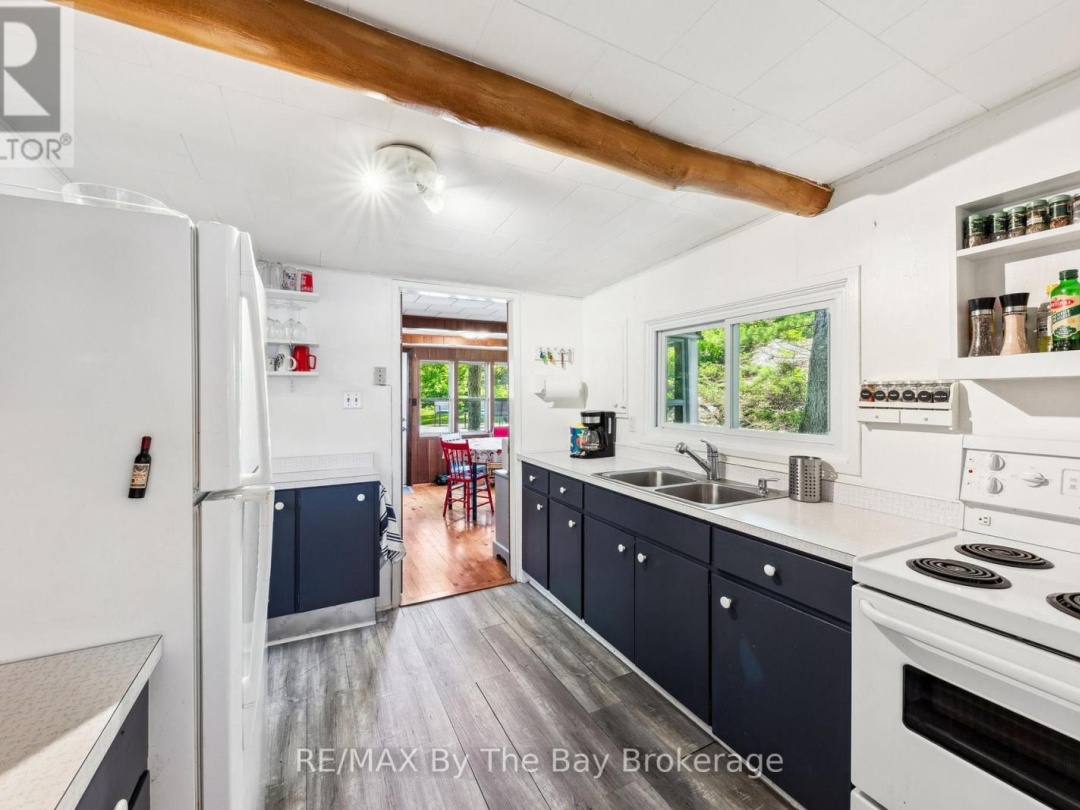 3572 ISLAND 820/MERMAID ISLAND, 