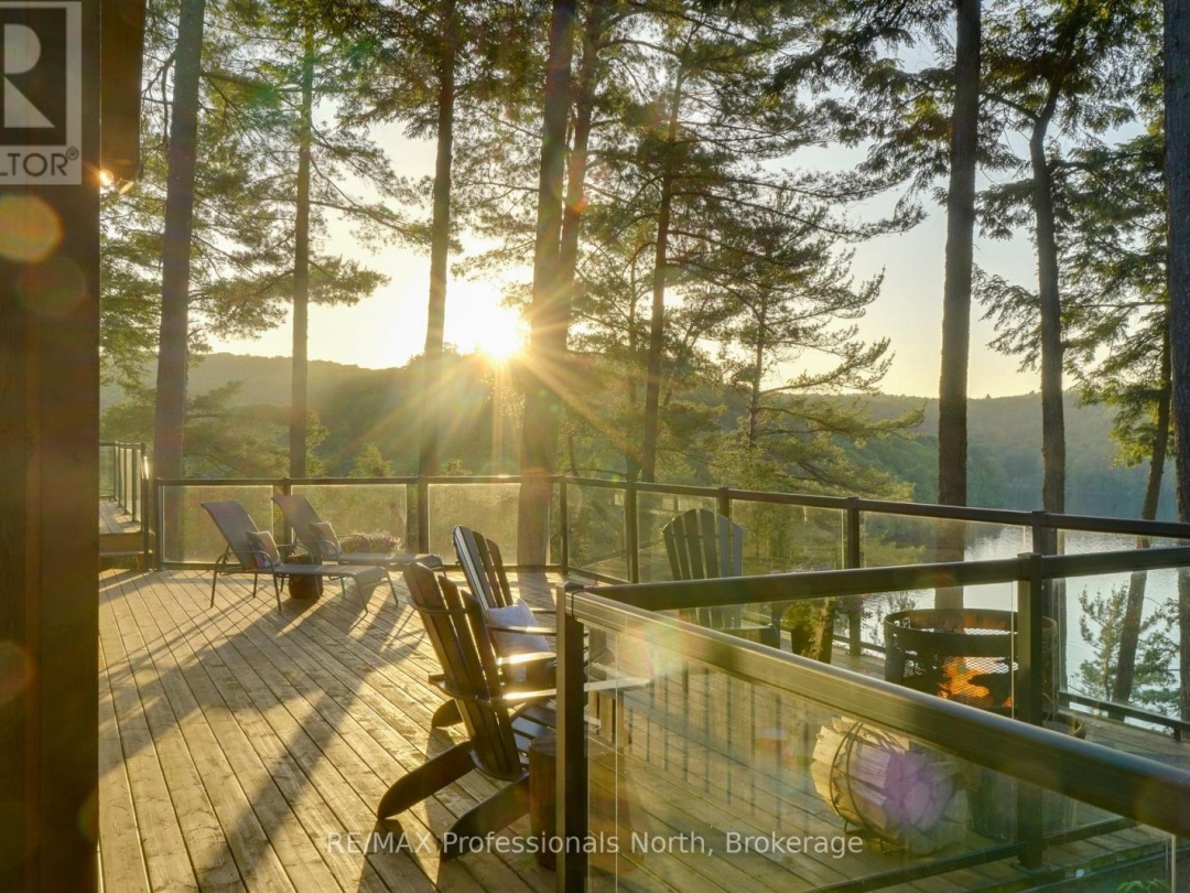 1055 BOXSTOVE POINT TRAIL, 