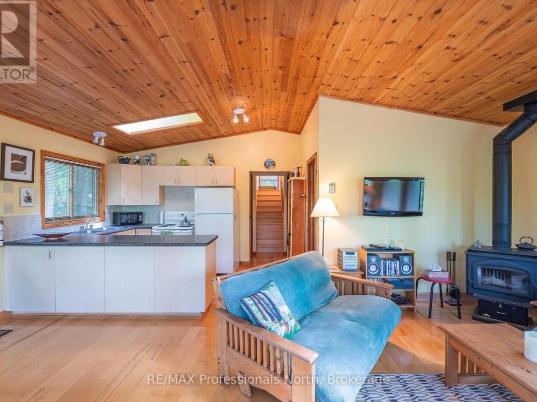 1023 Maiden Trail, Bob Lake