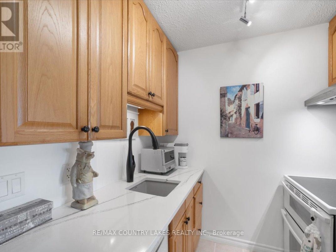 9 3 Paradise Boulevard, Lake Simcoe