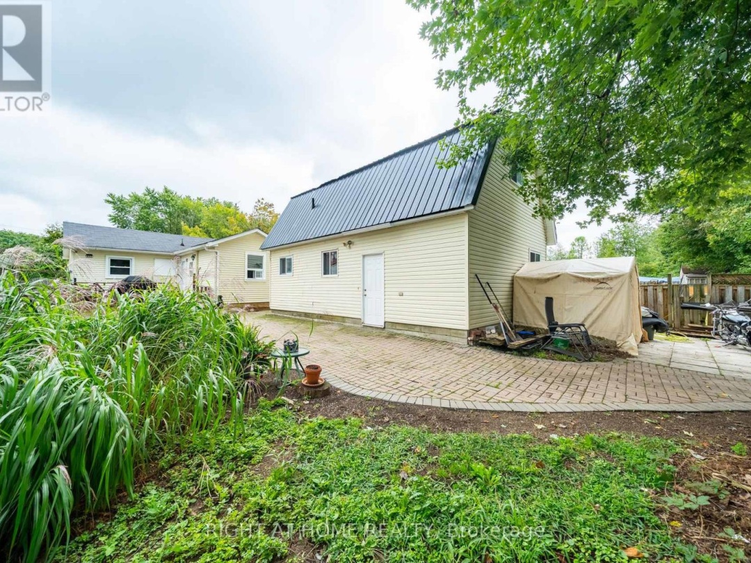 3392 CORONATION AVENUE, 