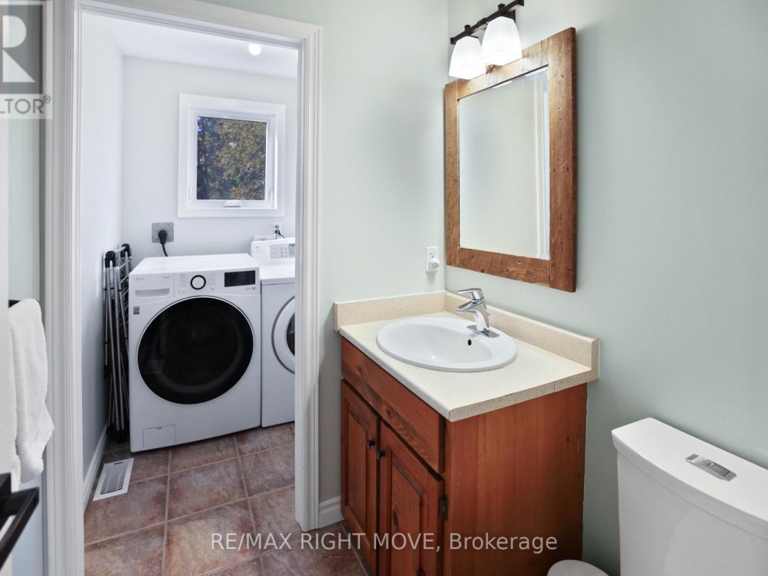 2900 LAKESIDE DRIVE, 