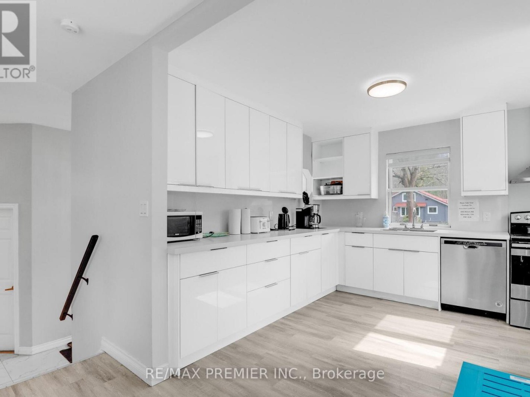 100 Readman Street, Lake Muskoka