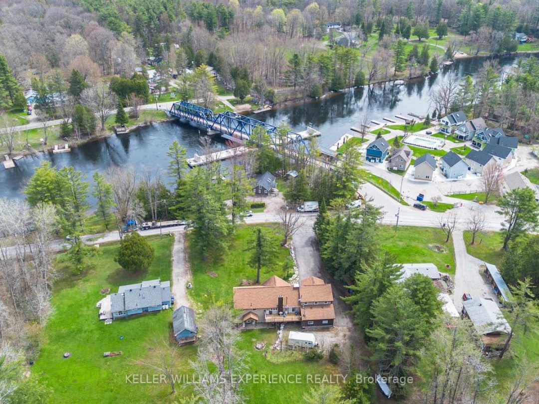 1936 Peninsula Point Road, Sparrow Lake