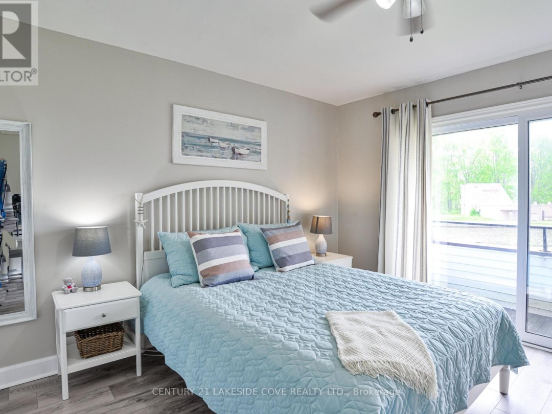 Unit 14 1 Paradise Boulevard, Lake Simcoe
