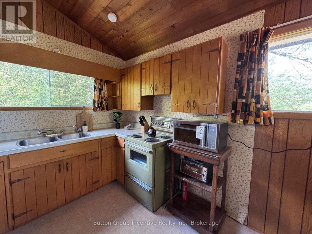 1017 Goldfinch Court, Sparrow Lake