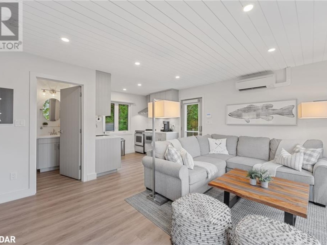 124 CLAREN CRESCENT Crescent, 