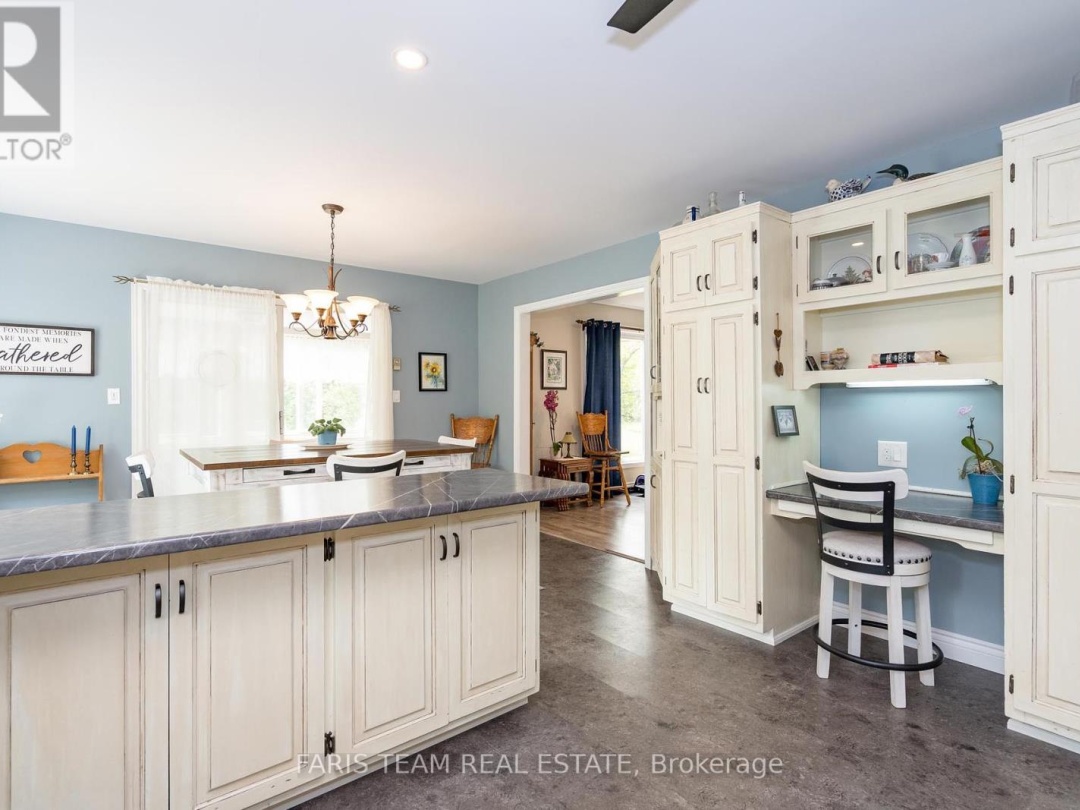 1669 Newton Street, Tay