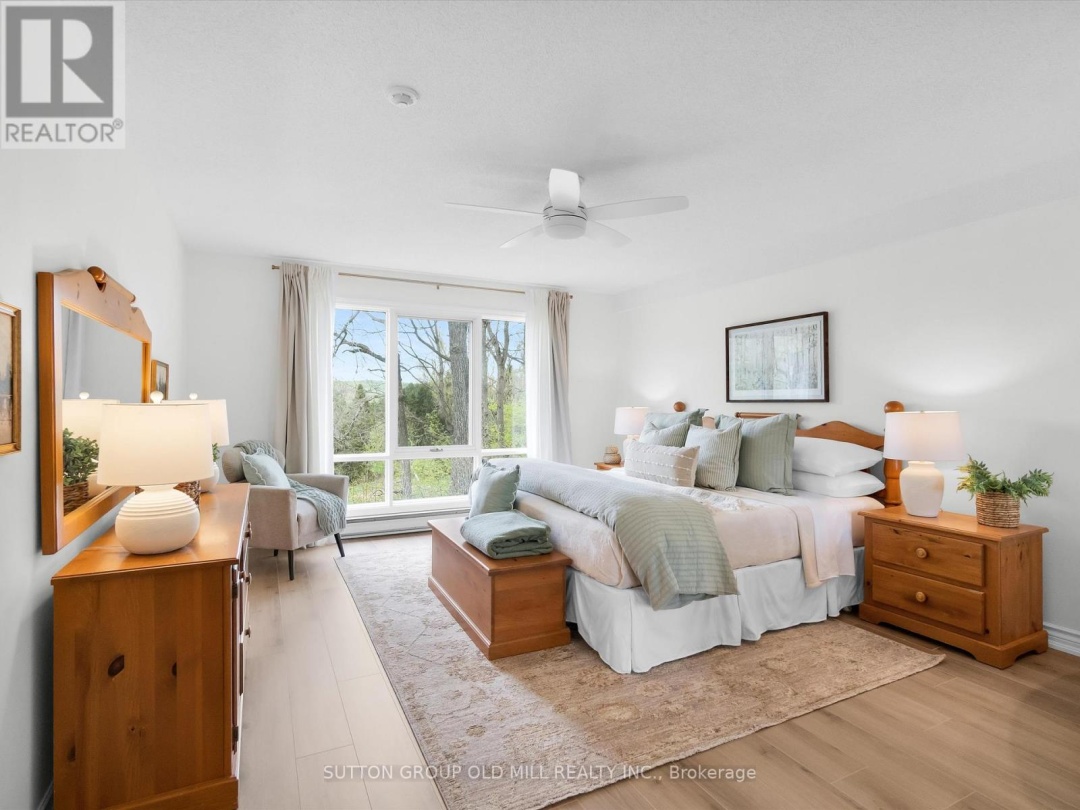 203 26 Deerhurst Drive, Peninsula Lake