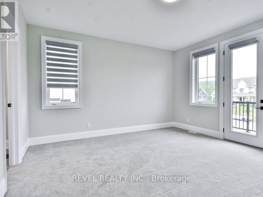 4 CLYDESDALE COURT, 