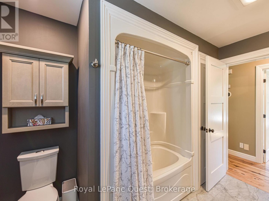 46 Maplewood Parkway, Lake Simcoe