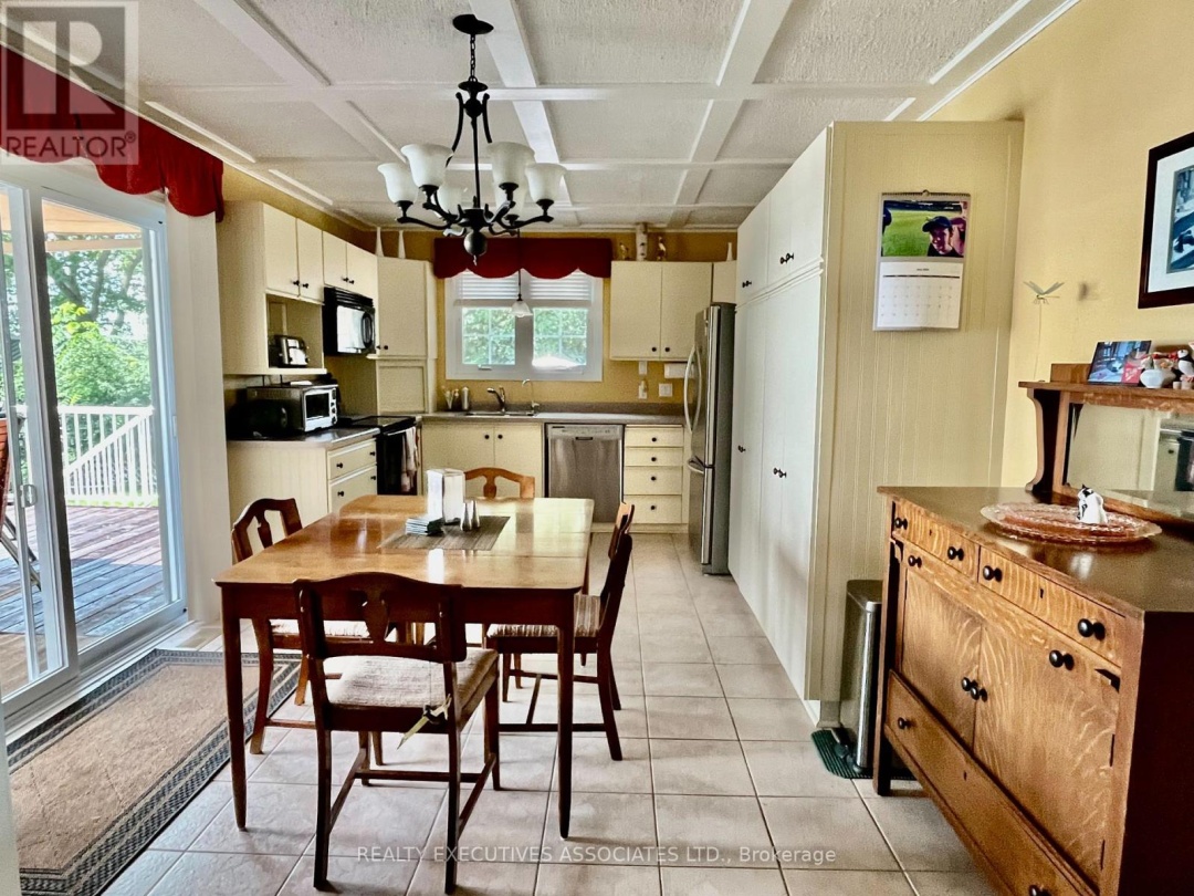 22 LAKEVIEW BOULEVARD, 