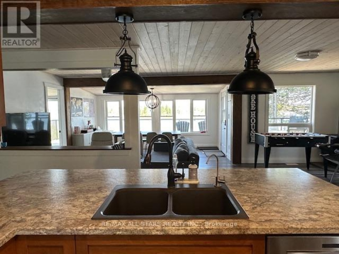 15 Manchester Trail, Sturgeon Lake