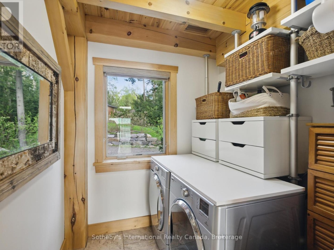 1075 ELMHURST LANE, Kennisis Lake