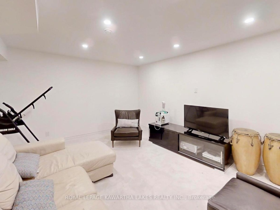 427 LINDEN VALLEY ROAD, 