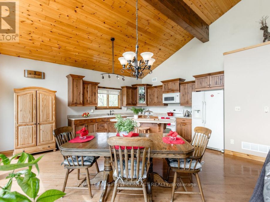 4447 ORKNEY BEACH ROAD, Lake Simcoe