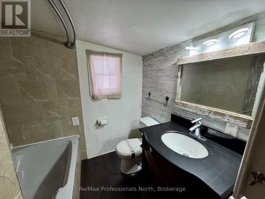 360 MUSKOKA BEACH ROAD, 