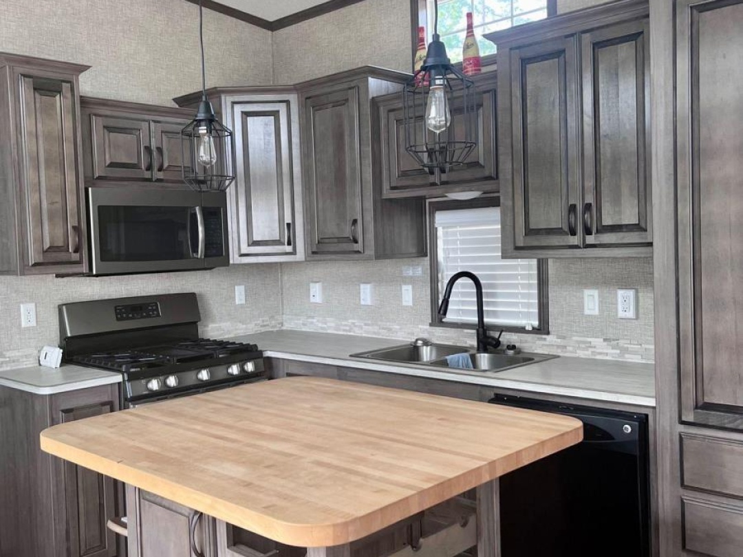 30 2152 County 36 Road, Emily Creek
