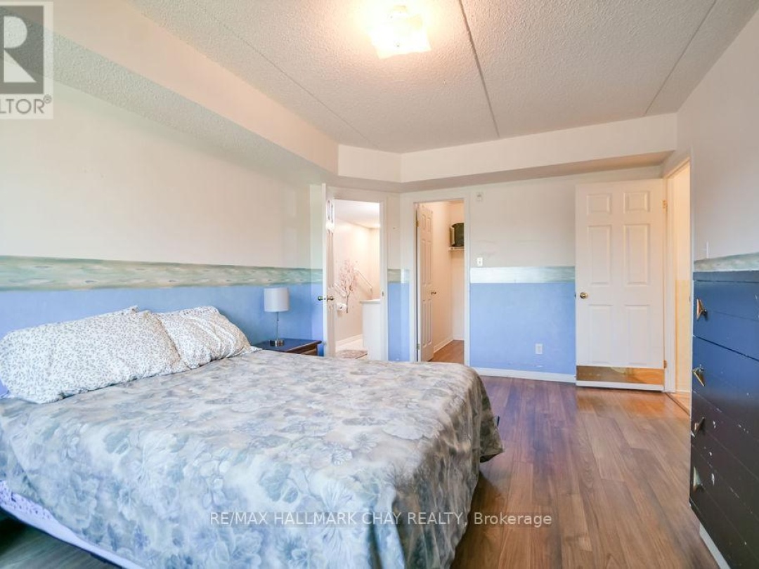 203 - 125 BOND STREET, 