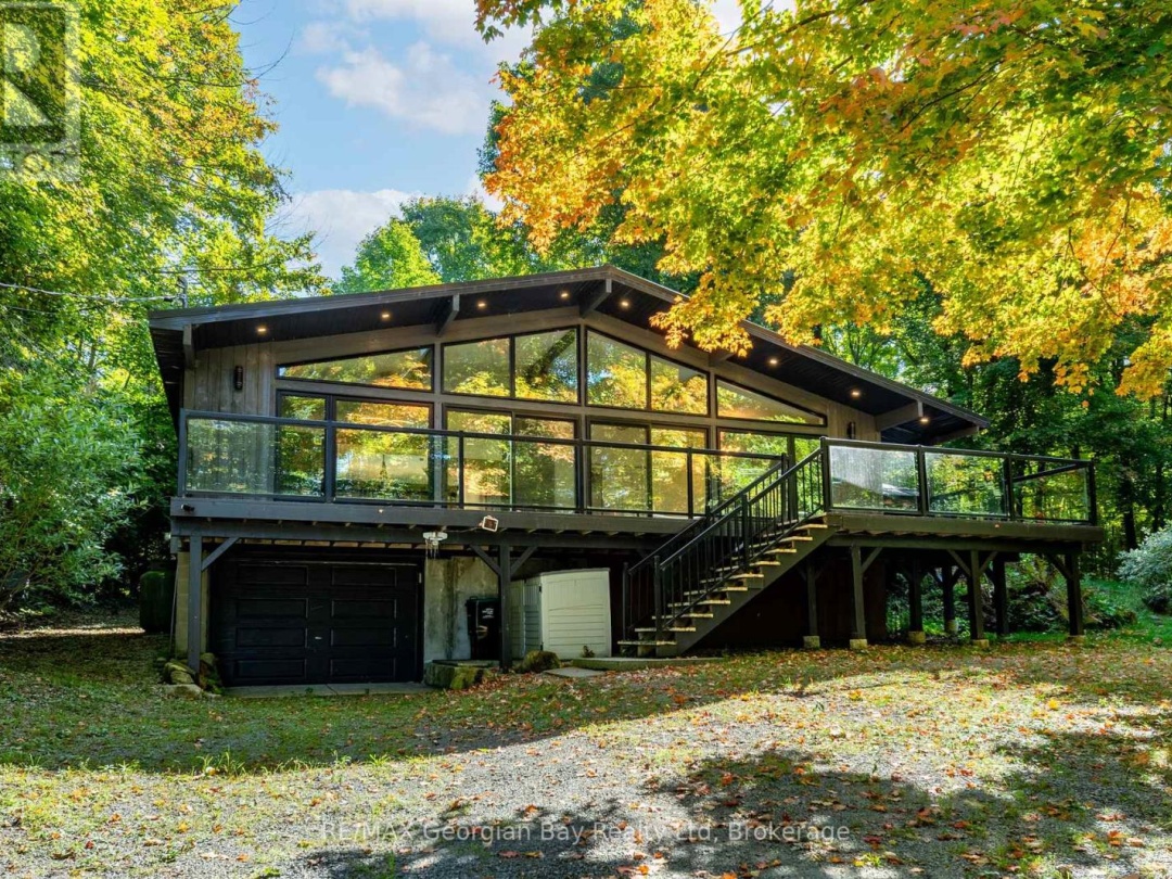 1745 TWIN OAKS CRESCENT, 