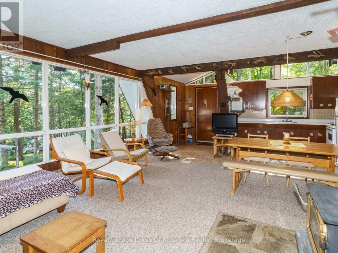 1363 West Oxbow Lake Road, Oxbow Lake