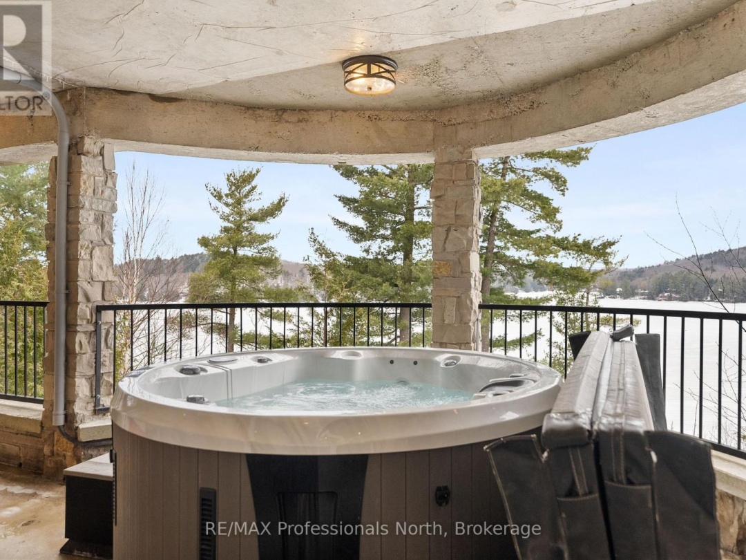 1307 Watts Road W, Kennisis Lake