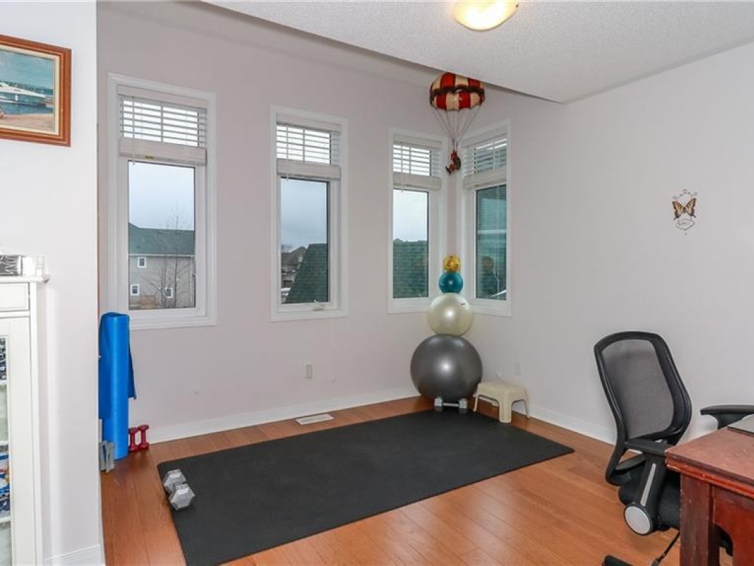 28 MASTERS Crescent, 