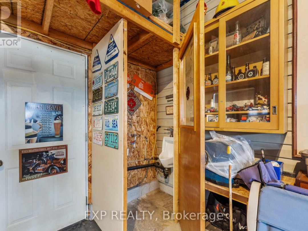 56 CREEKSIDE CIRCLE, 