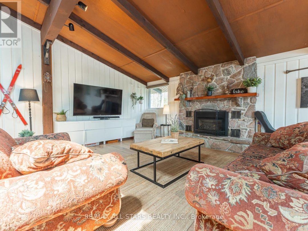 1008 Rolland Drive, Little Kennisis Lake