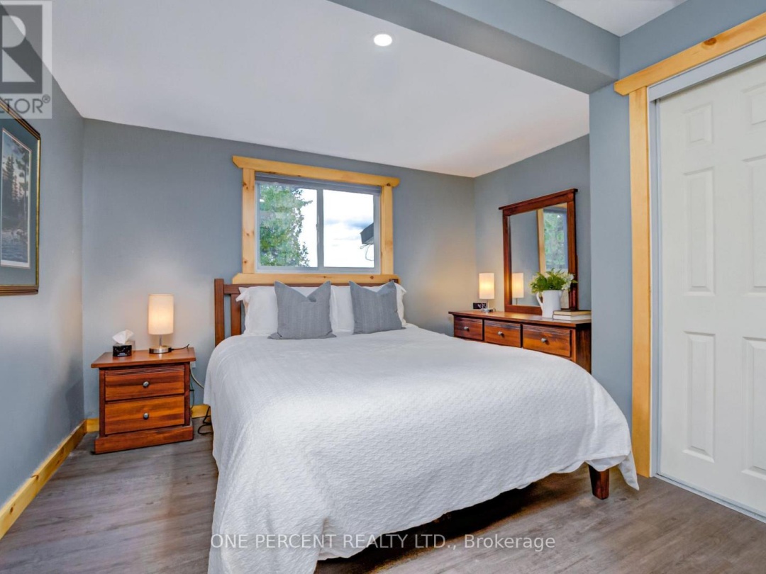1105 Lakeshore Road, Gooderham Lake