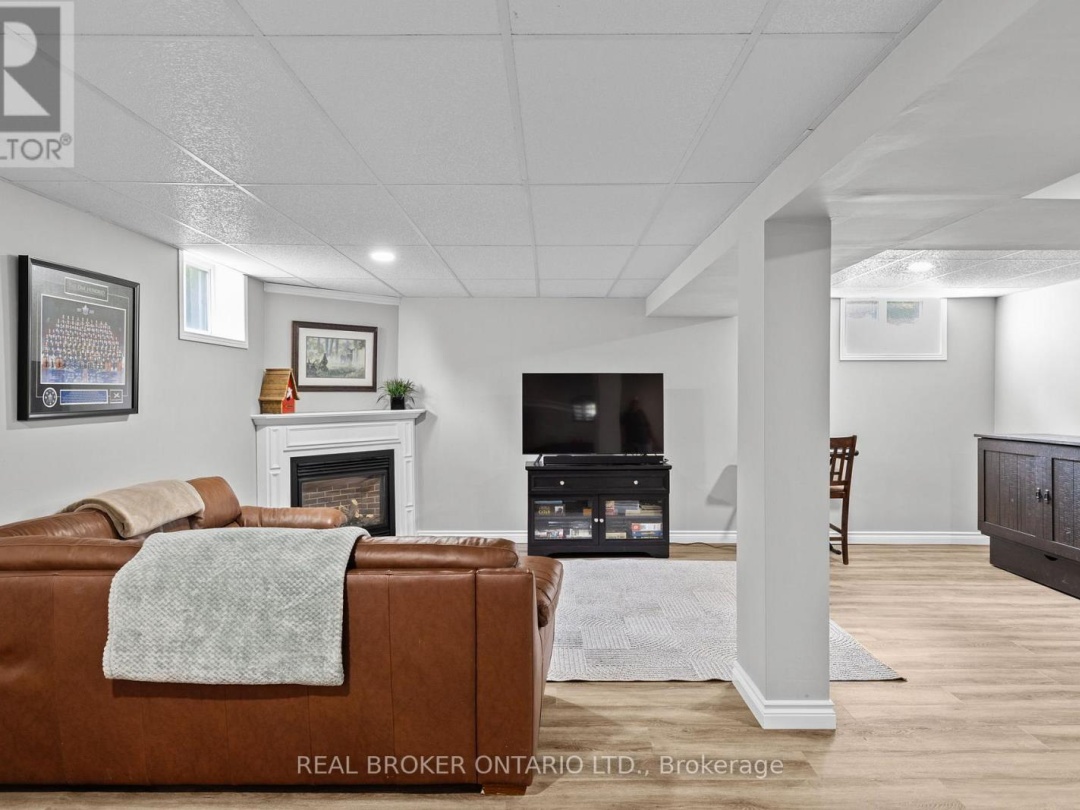 32 OLD SCOTIA PLACE, 