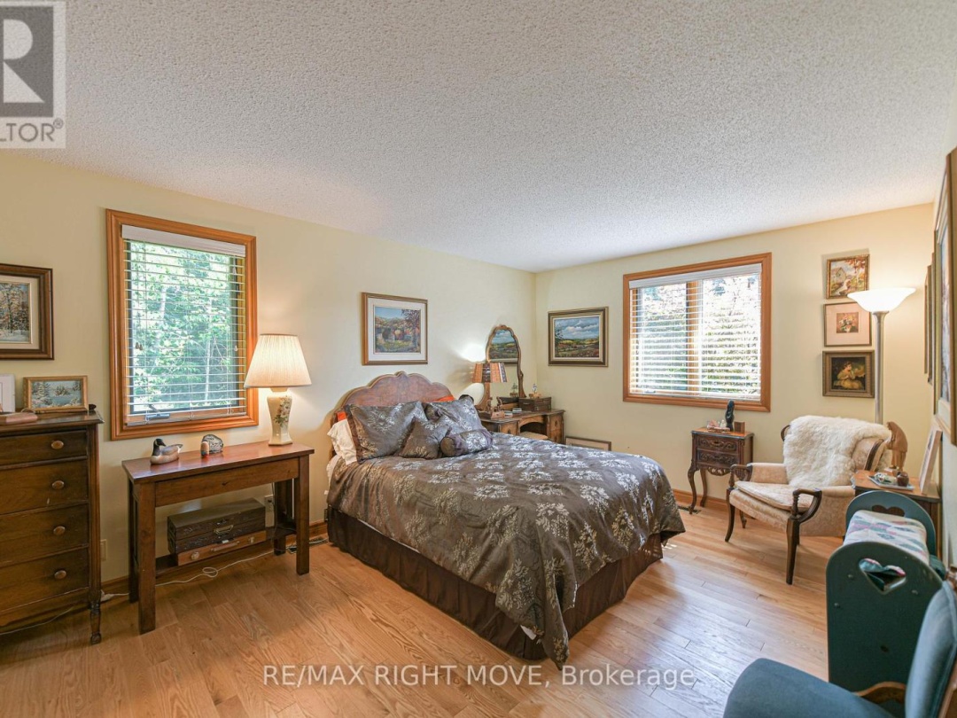 1892 CARRIAGE COURT, 