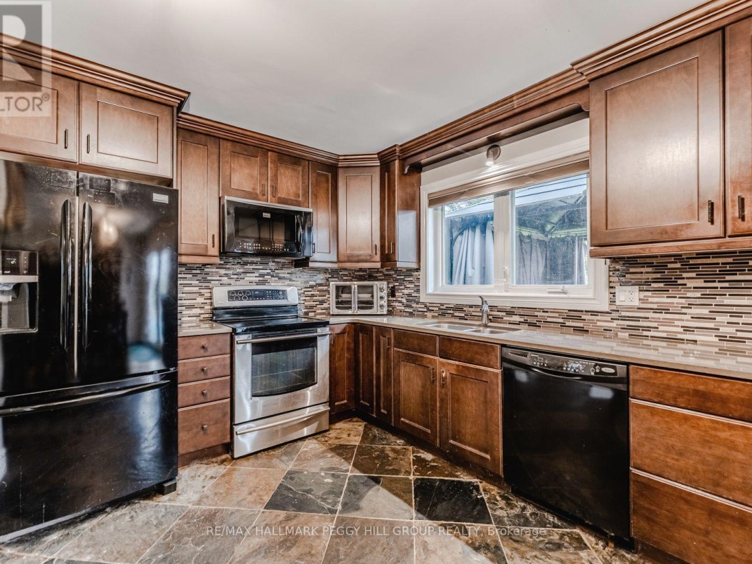 7 SANDLEWOOD TRAIL, 