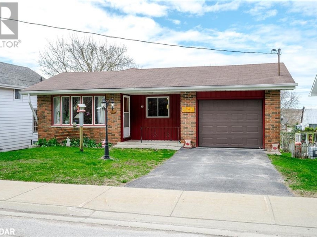 28 Bond Street E, Fenelon Falls