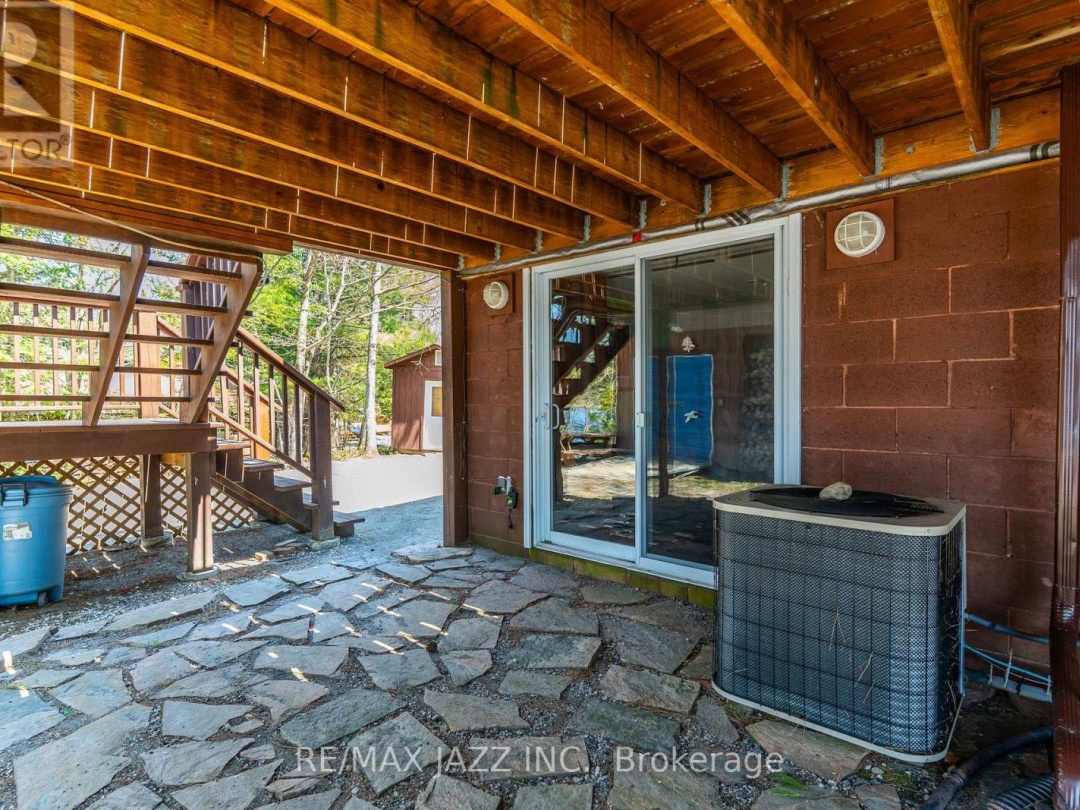 1092 Briscoe Drive, Kushog Lake