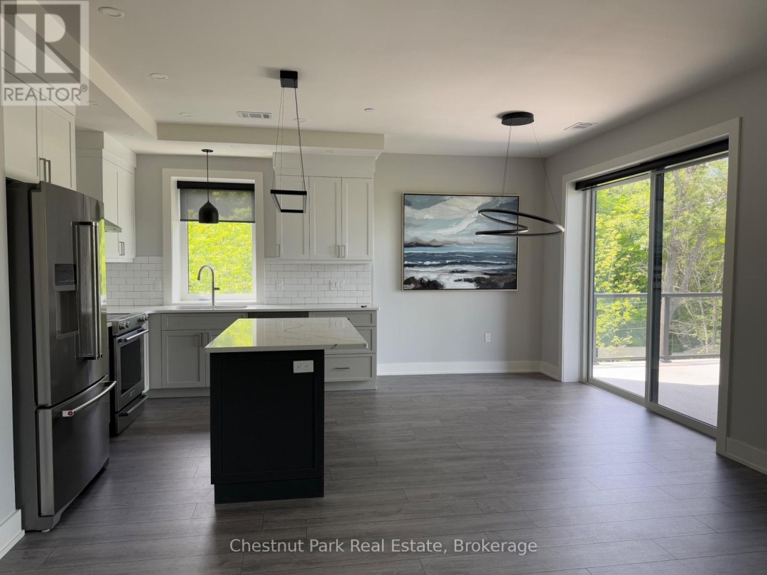 404 - 18 CAMPUS TRAIL, 
