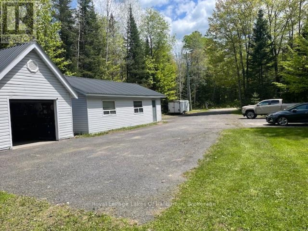1675 BRAELOCH ROAD, Kennisis Lake