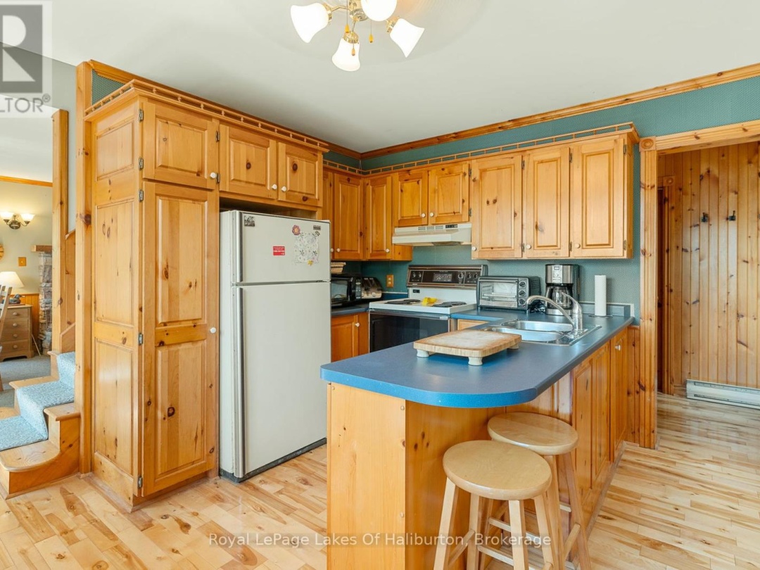 1248 Portage Road, Portage Lake