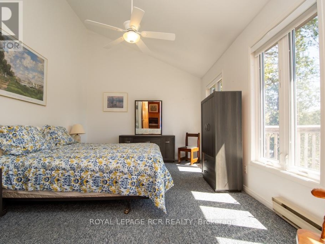 24 Juniper Crescent, Four Mile Lake