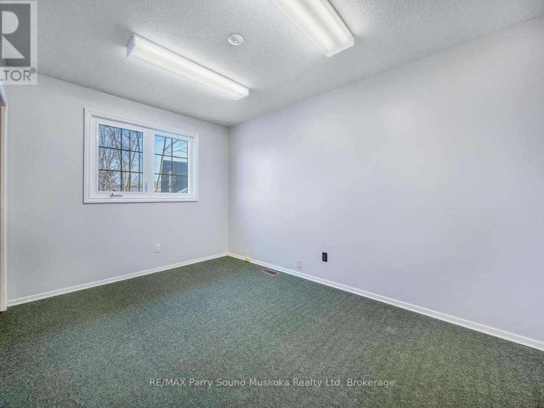 2 WILLIAM STREET, Parry Sound