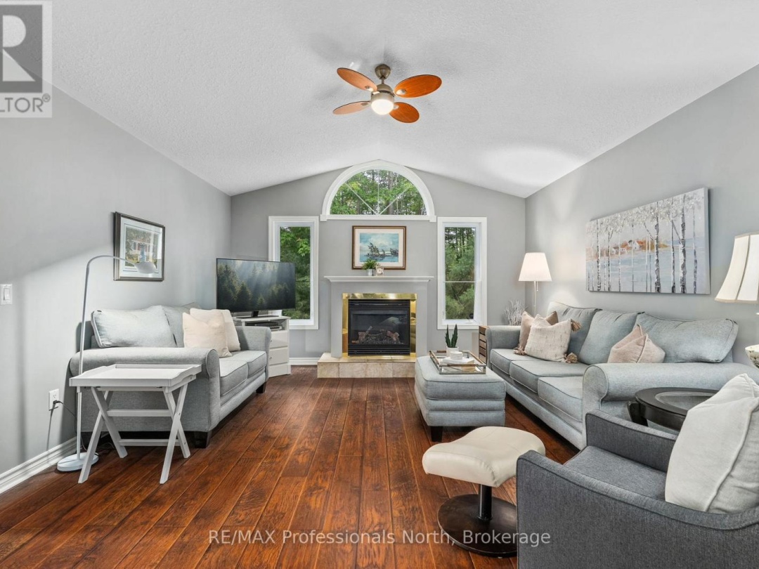 4 RED MAPLE COURT, 