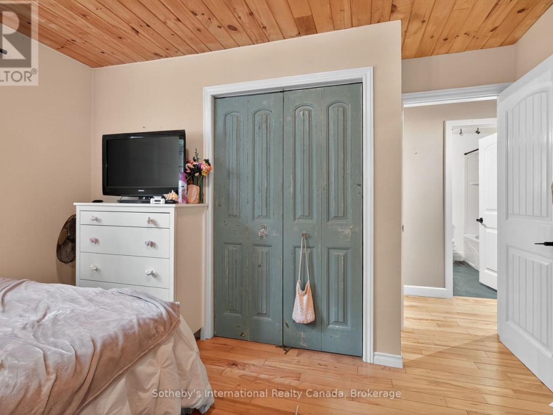 1132 LIMBERLOST ROAD, 